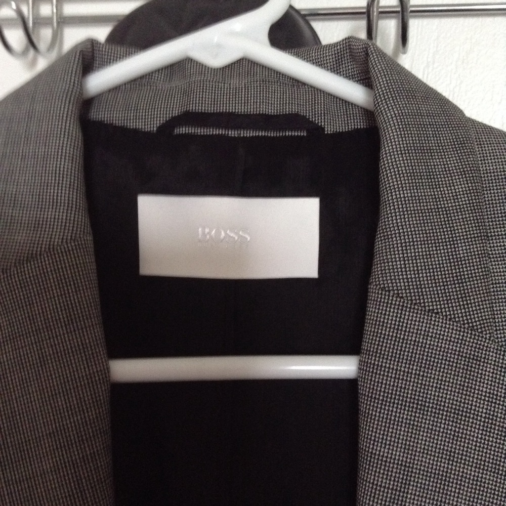 Blazer jacket Size 0 by Hugo Boss. $595 retail - Picture 3 of 4